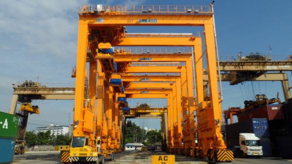 Rubber tyre container gantry crane