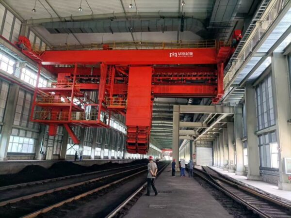 Bridge type chain bucket unloading machine