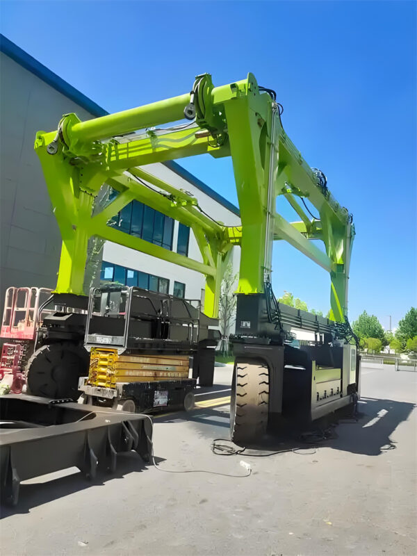 Container Cross Transport Vehicle